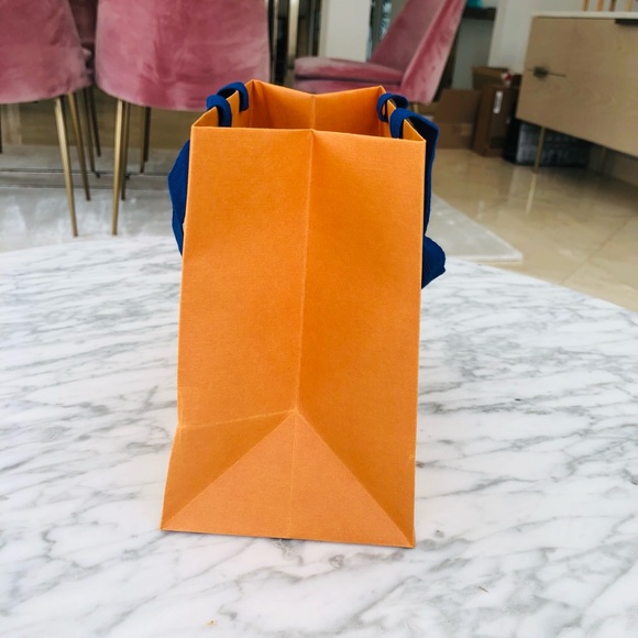 SOLD!!Louis Vuitton Paper Shopping Storage Gift Bag - Picture 3 of 6